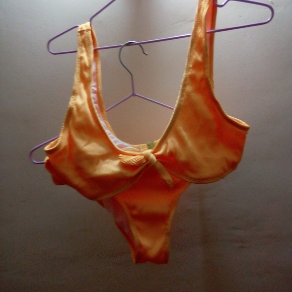 Bathing suit set - Picture 2 of 2